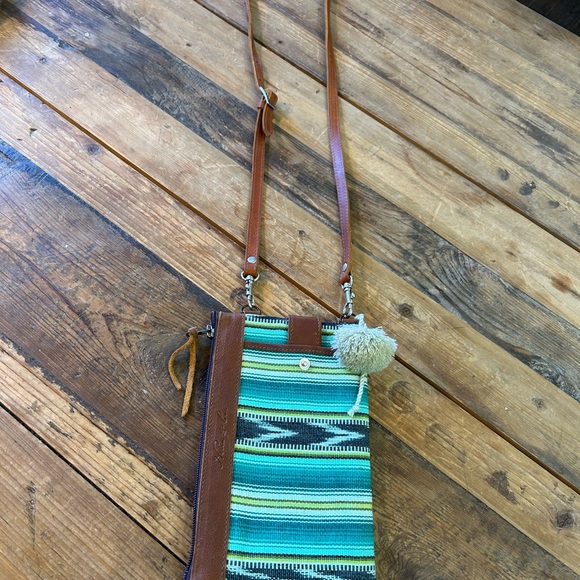 Nena & Co Everything Clutch/Crossbody - Picture 5 of 6